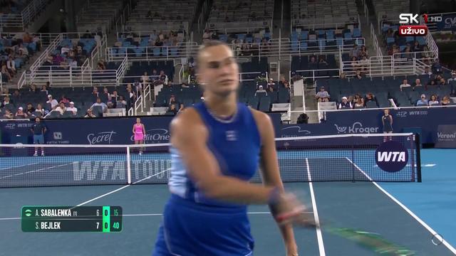 Arina Sabalenka - ružan gest prema skupljaču lopti